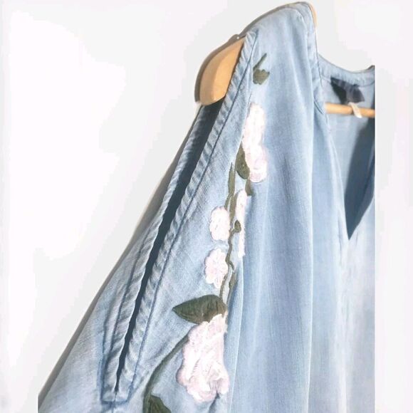 Blue Rain Tencel Chambray Dress Women's M Blue Embroidered Floral Slit Sleeve - Picture 4 of 9